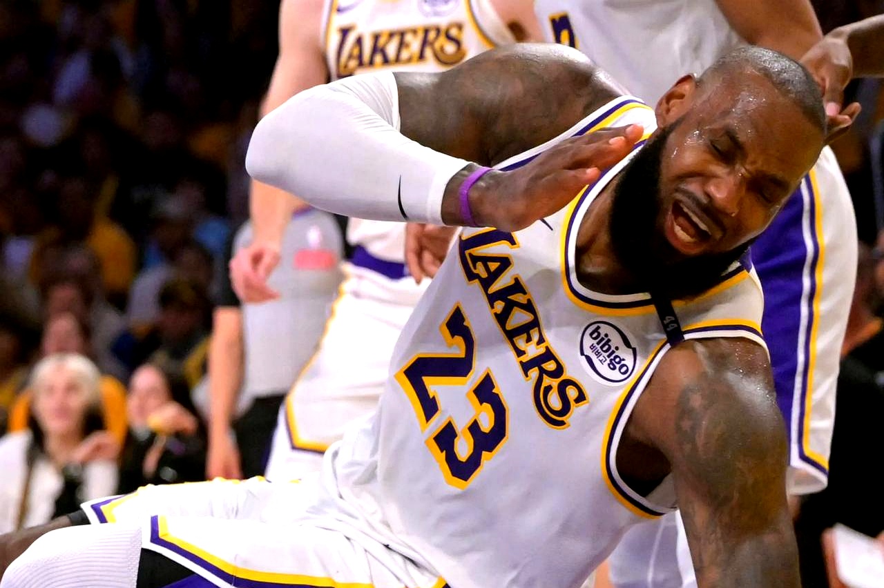 包含巨人逆转湖人，迎来胜利的词条