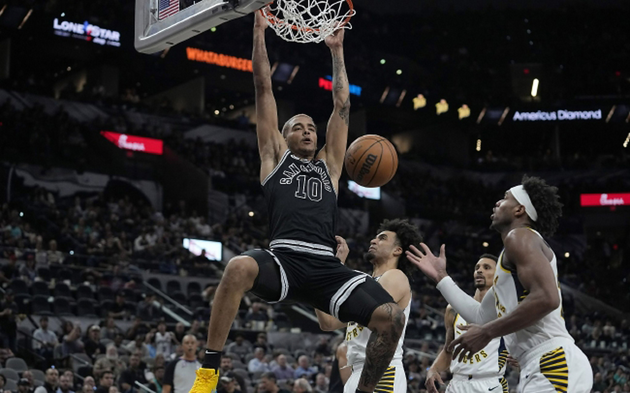 开云体育官网-爵士逆转马刺，迎来两连胜