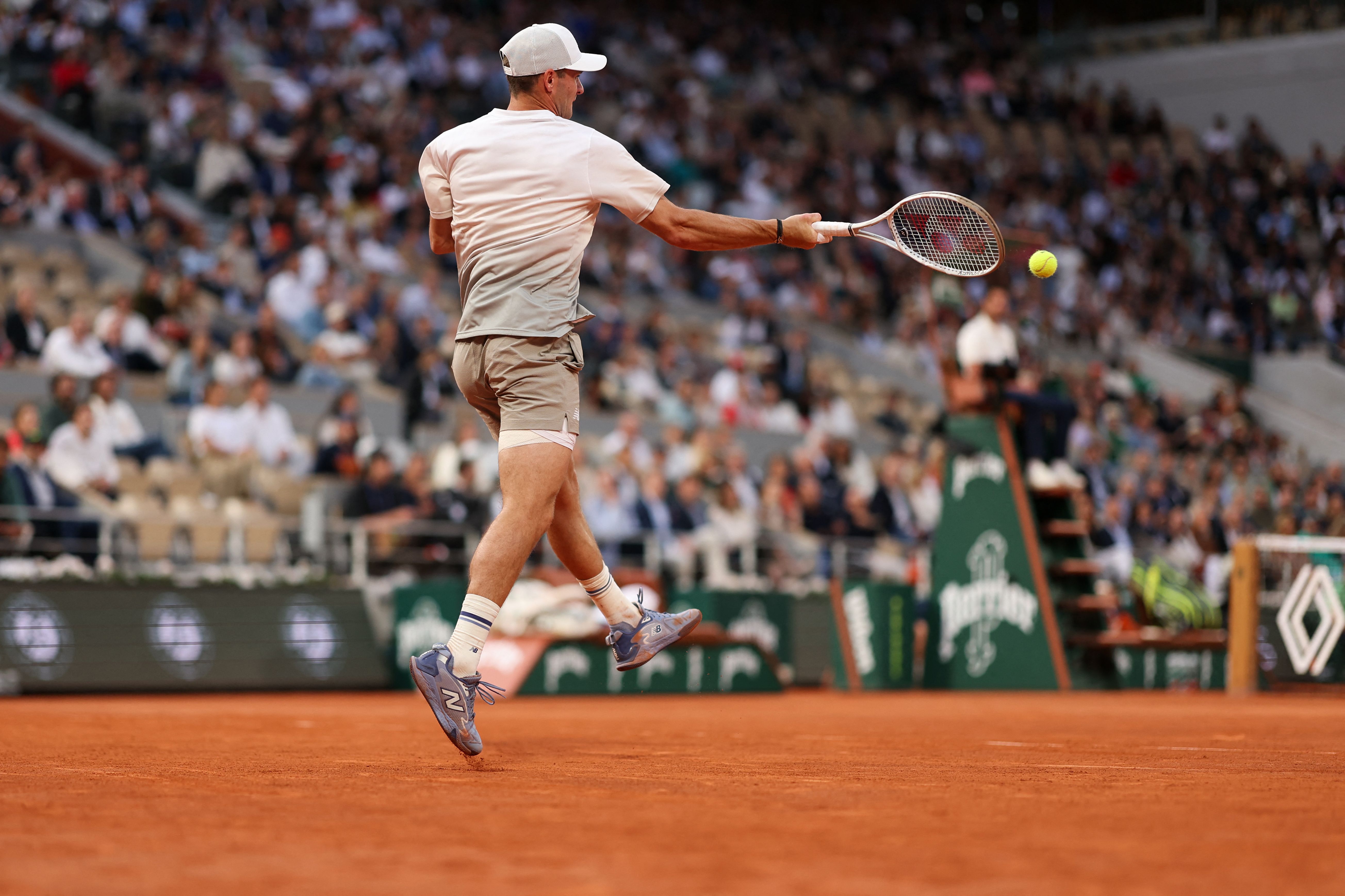 包含英国网球队轻取欧洲网球队，阿尔卡拉斯送出助攻的词条
