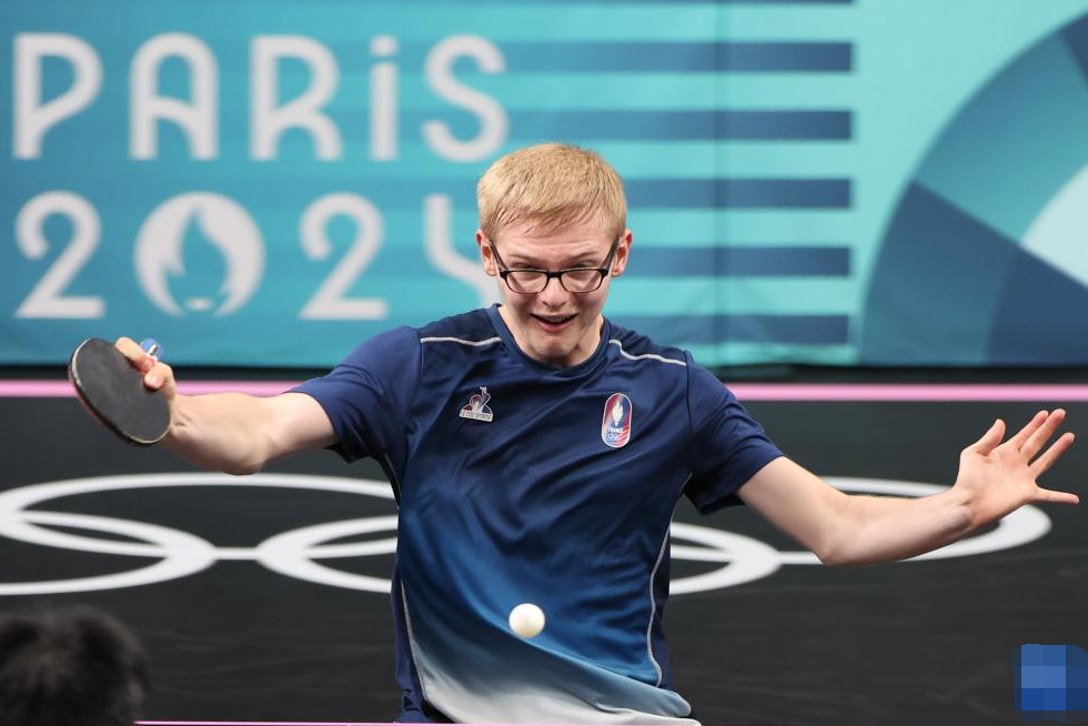 开云体育登录-包含英国网球队力克法国网球队，费德勒统治全场的词条