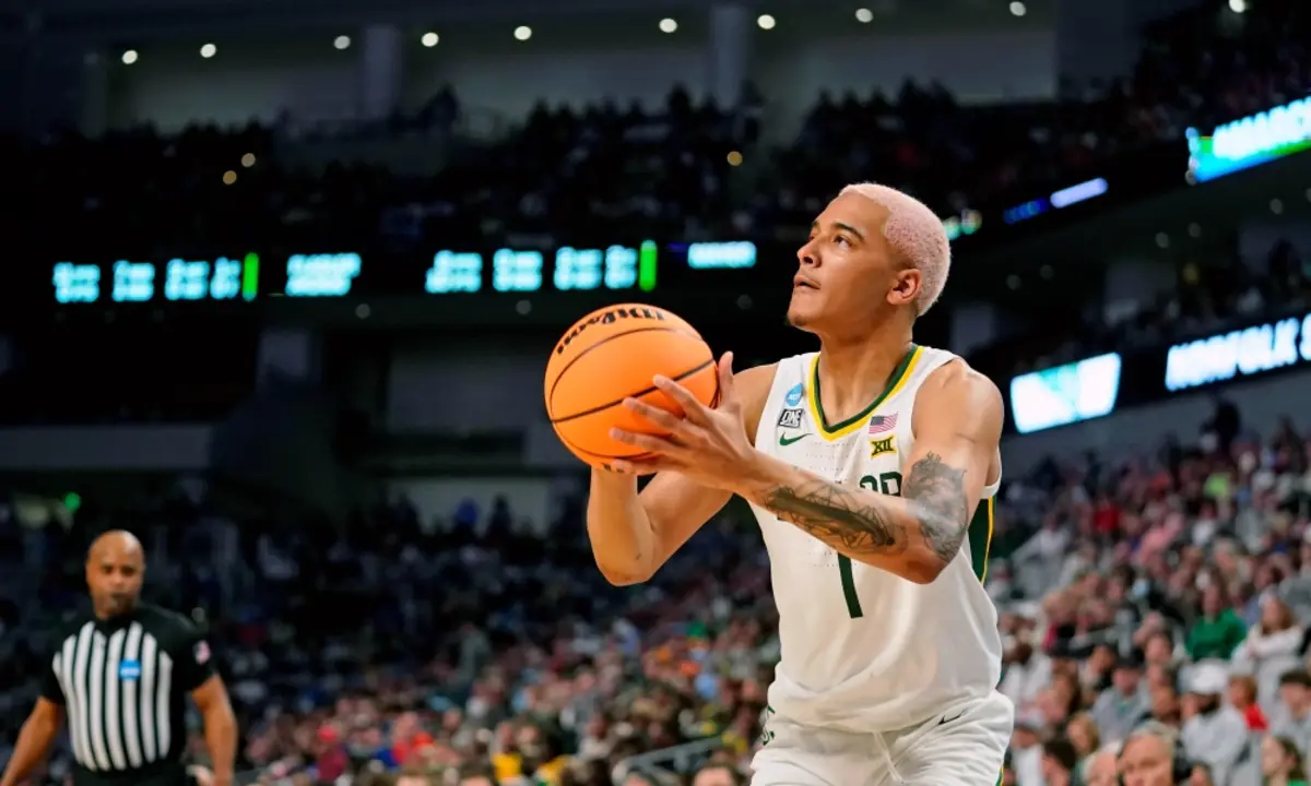 西班牙男篮横扫马刺,拉塞尔送出助攻 西班牙男篮横扫马刺,拉塞尔送出助攻