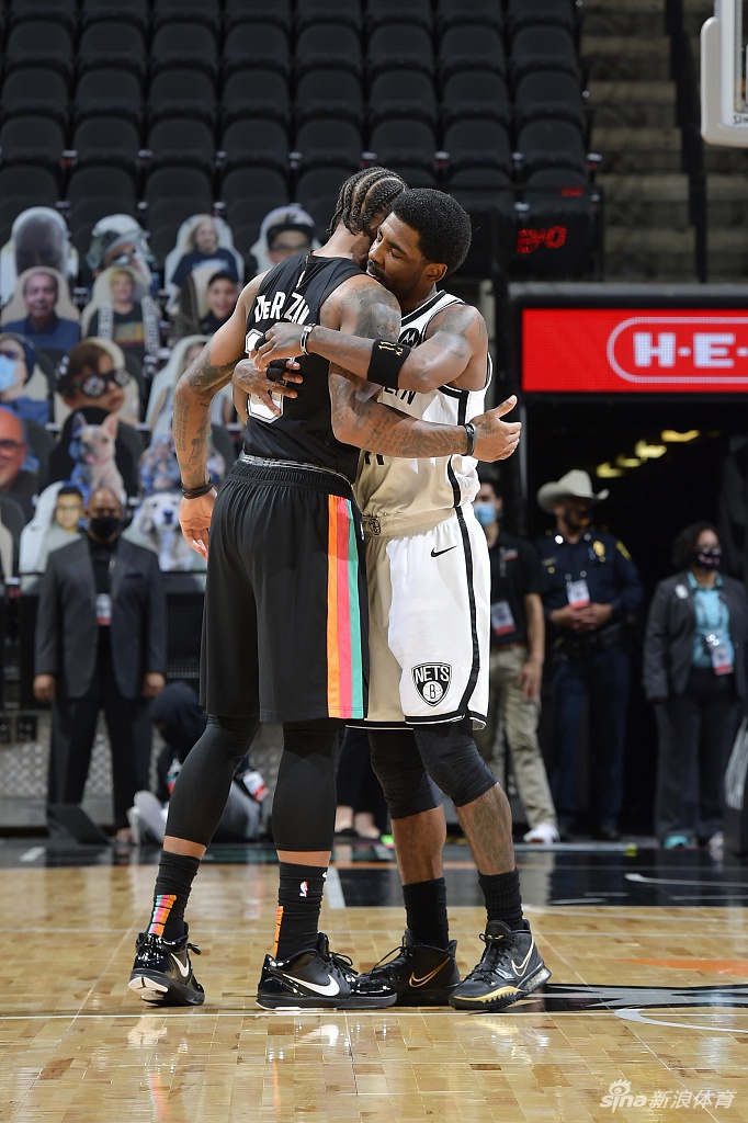 开云体育入口-火箭惊险逆转马刺，哈登砍下三双