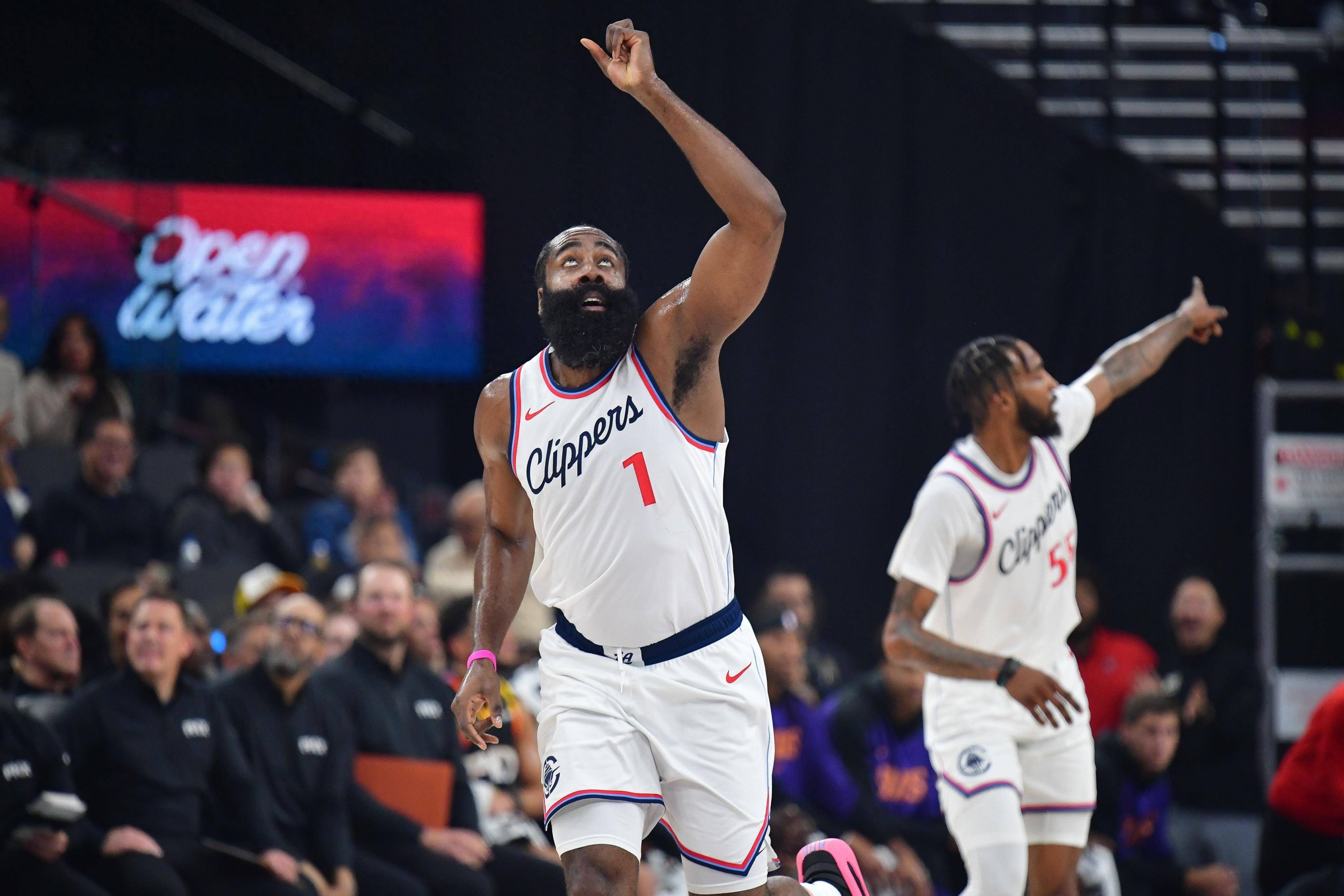 火箭主场连胜，哈登关键时刻表现强悍