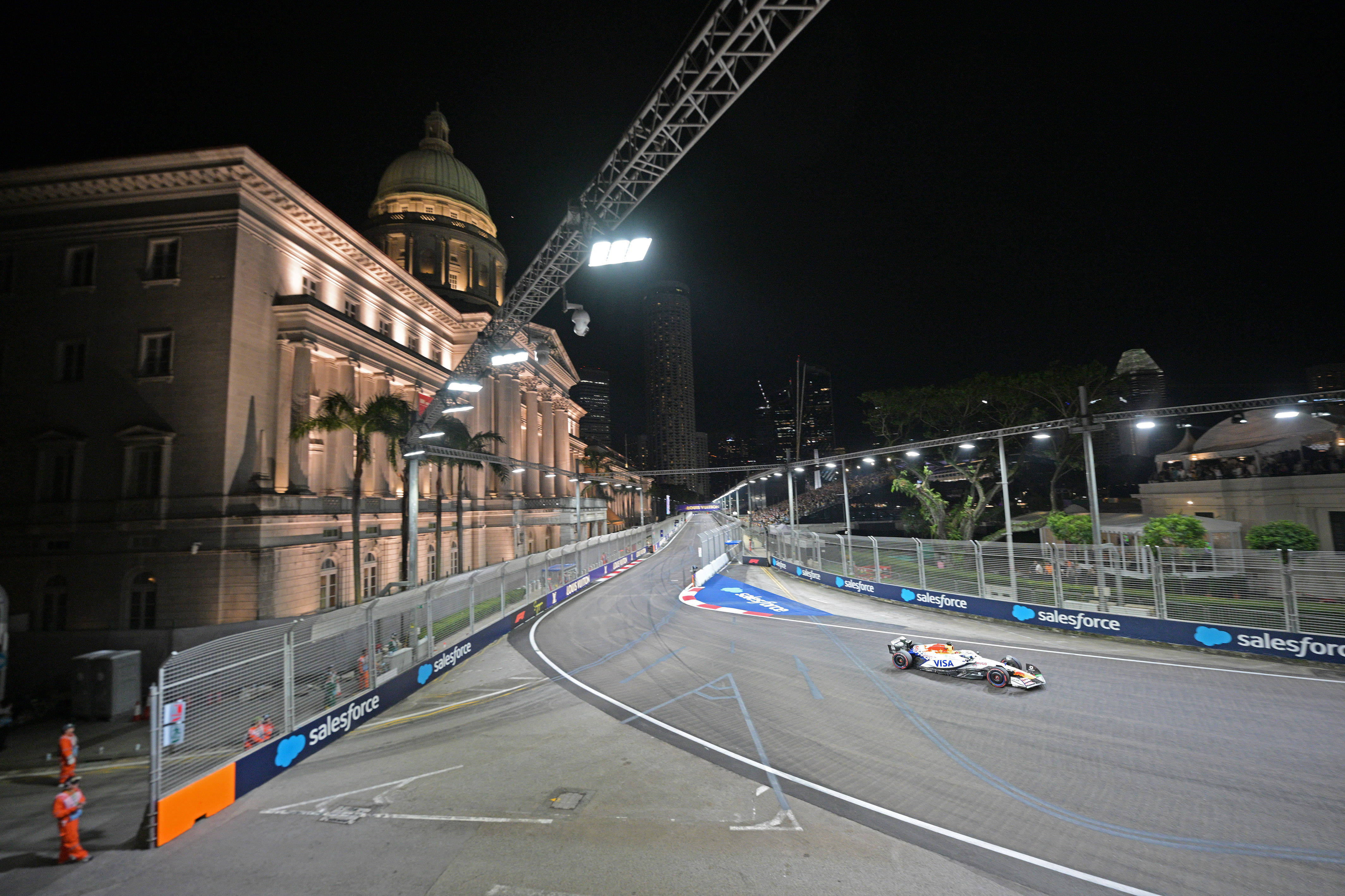 迈凯伦绝杀红牛二队,塞恩斯带队取胜 迈凯伦绝杀红牛二队,塞恩斯带队取胜