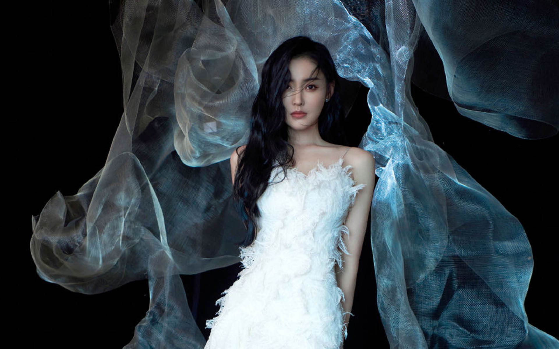 云端博弈，美加墨绿茵史诗，曼城以秩序之刃逆转巴萨幻梦