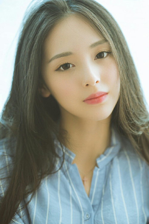 双线狂飙，利物浦足球盛宴狂胜尼斯，帕尔默F1赛场强势接管争冠战