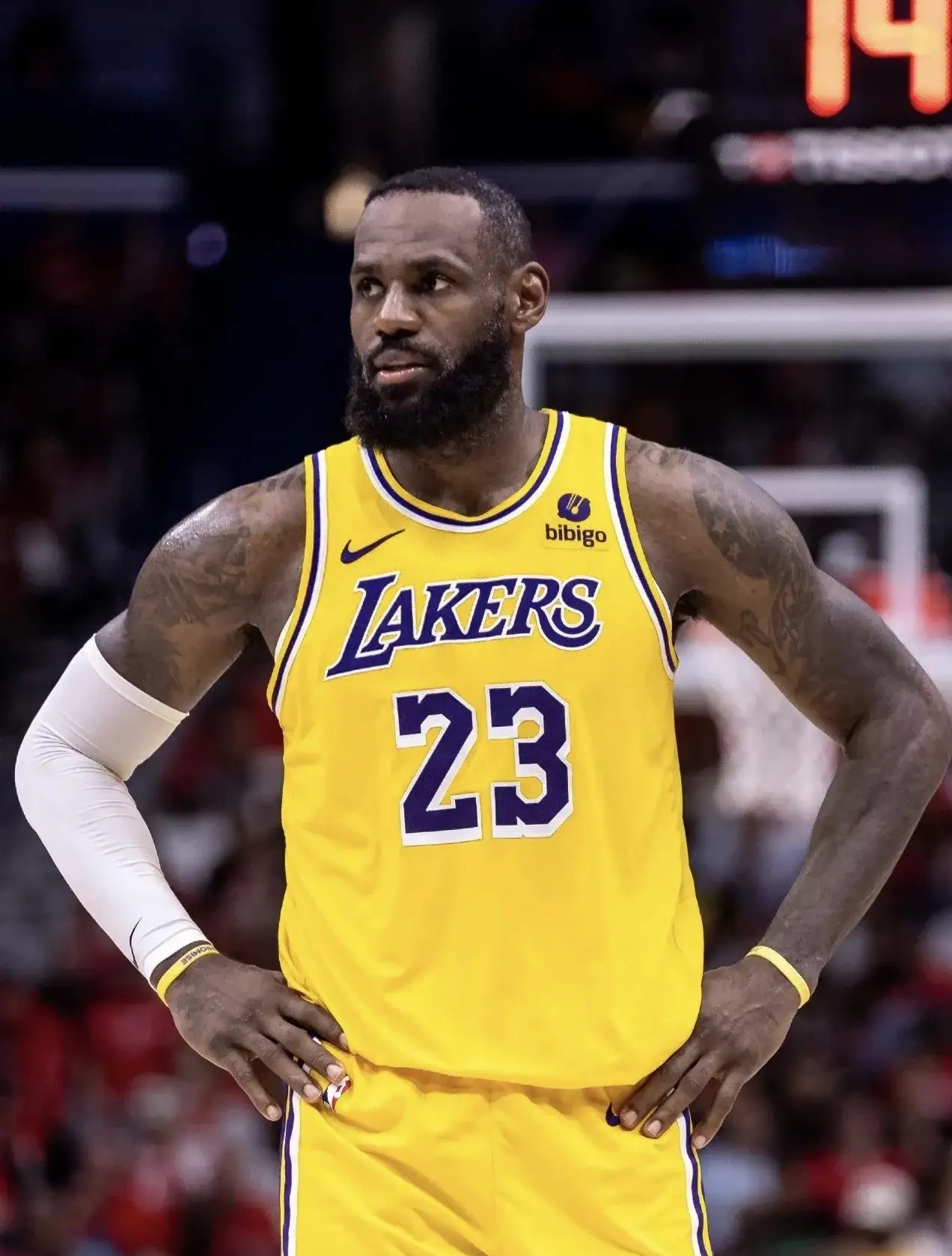 湖人提前终结悬念骑士，霍勒迪在英超争冠接管比赛