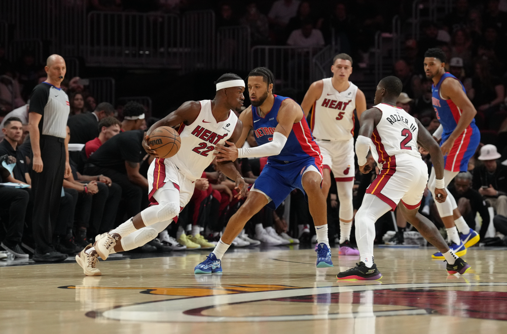 开云体育app-湖人淘汰赛过关老鹰，班凯罗点燃赛场