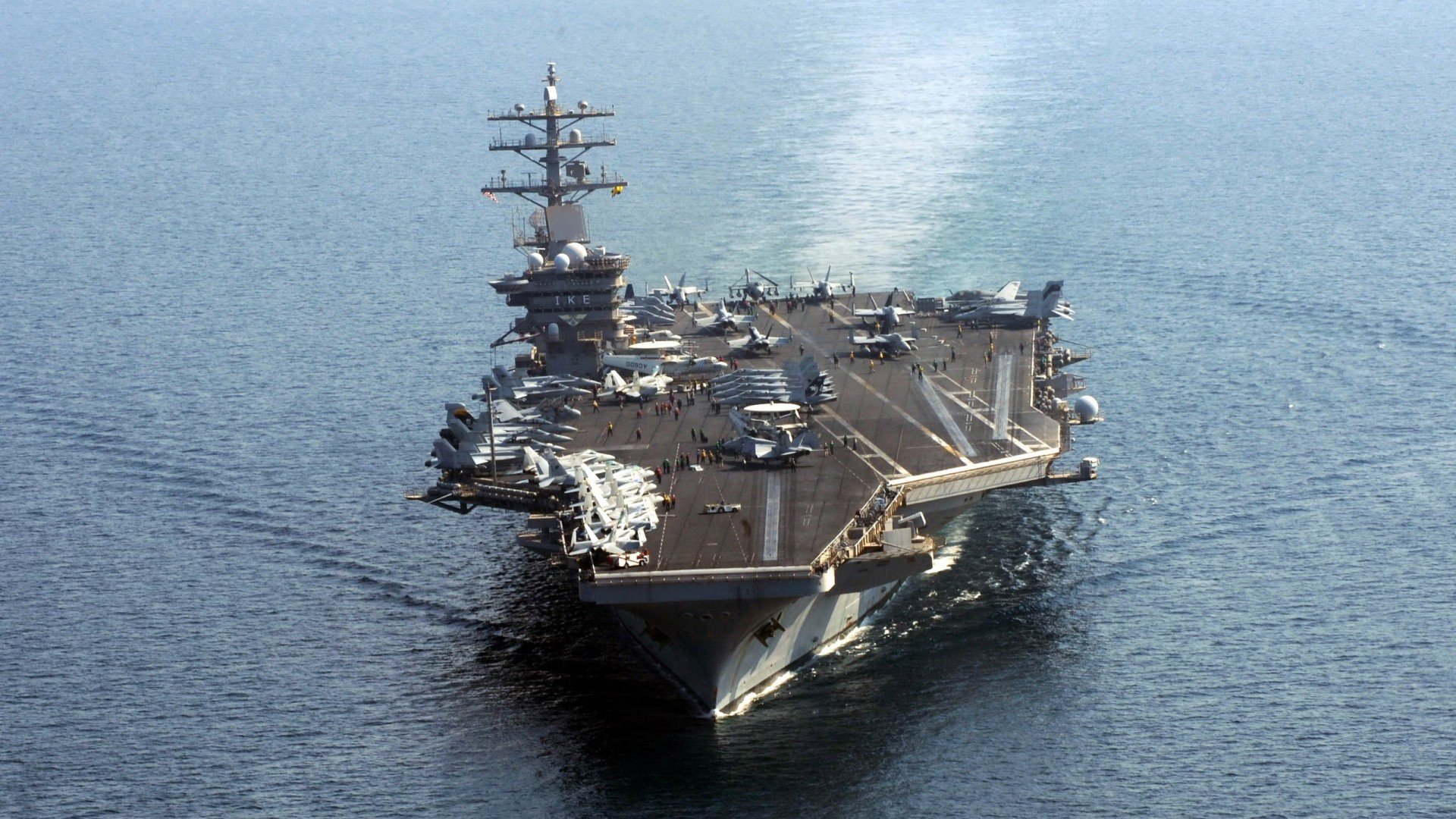 极速暗影与钢铁意志—当F1引擎轰鸣遇见德里赫特的关键制胜